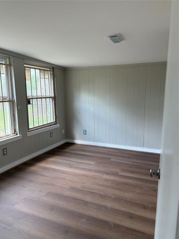 5914 Ridgeway Drive, Houston, TX 77033