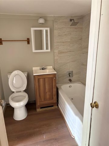 5914 Ridgeway Drive, Houston, TX 77033