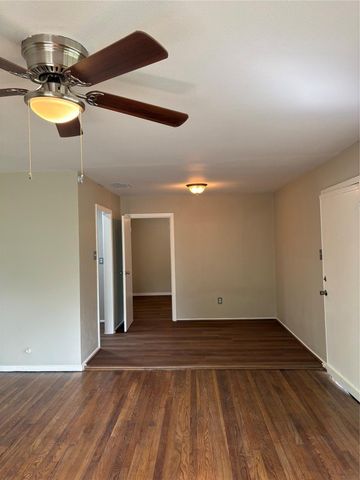 5914 Ridgeway Drive, Houston, TX 77033