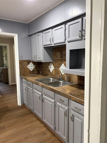 5914 Ridgeway Drive, Houston, TX 77033