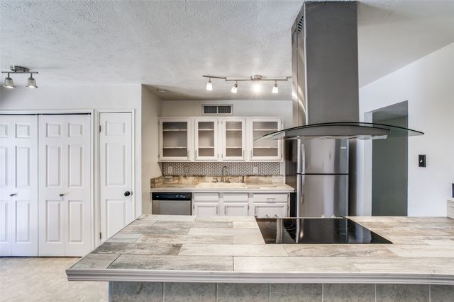 551 Hightrail Drive, Allen, TX 75002