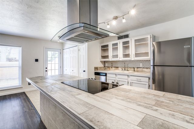 551 Hightrail Drive, Allen, TX 75002