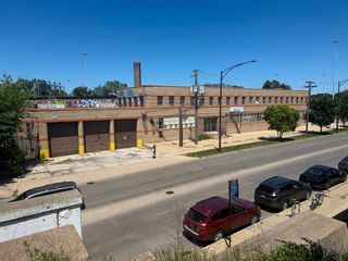 4700 W Montrose Avenue, Chicago, IL 60641