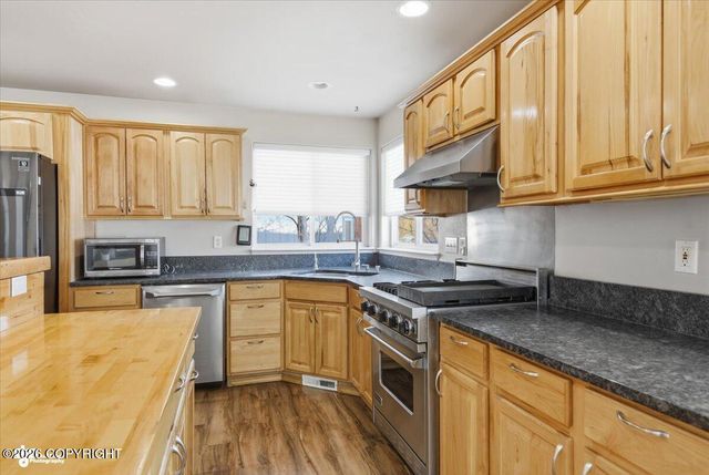 10935 Northfleet Drive, Anchorage, AK 99515