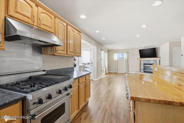 10935 Northfleet Drive, Anchorage, AK 99515