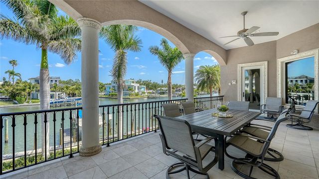 975 WHITAKERS LANE, Sarasota, FL 34236