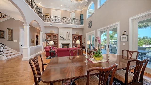 975 WHITAKERS LANE, Sarasota, FL 34236