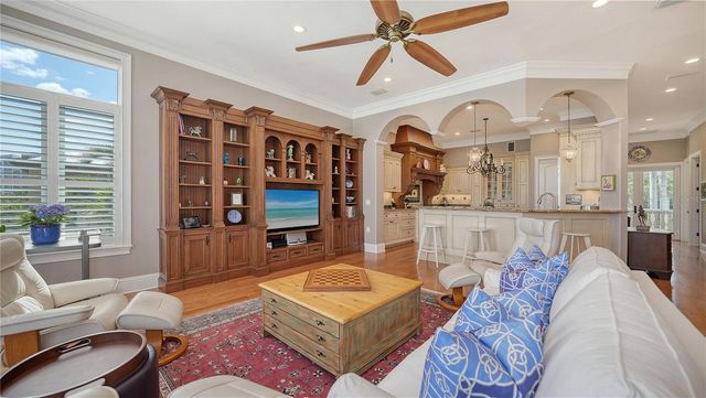 975 WHITAKERS LANE, Sarasota, FL 34236