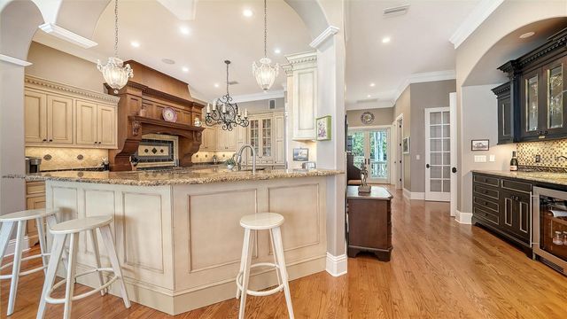 975 WHITAKERS LANE, Sarasota, FL 34236