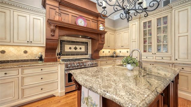 975 WHITAKERS LANE, Sarasota, FL 34236