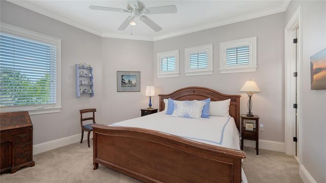 975 WHITAKERS LANE, Sarasota, FL 34236