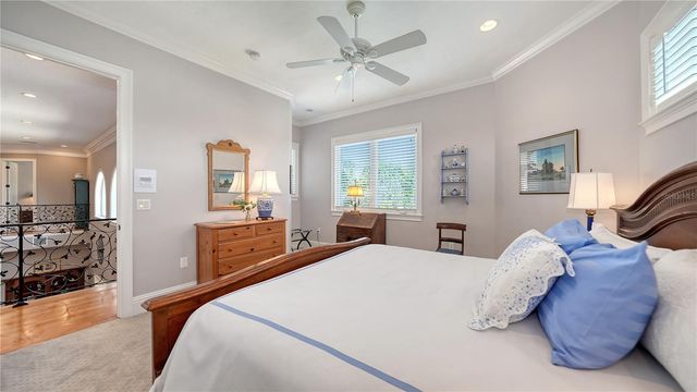 975 WHITAKERS LANE, Sarasota, FL 34236