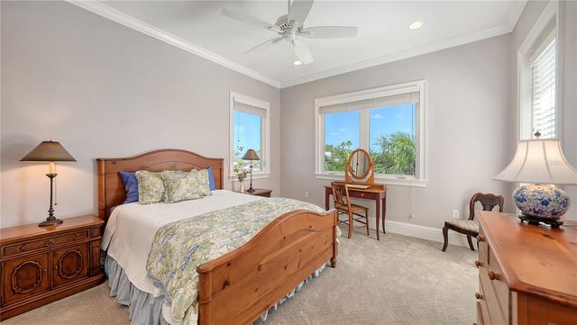 975 WHITAKERS LANE, Sarasota, FL 34236