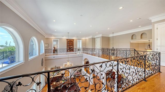 975 WHITAKERS LANE, Sarasota, FL 34236