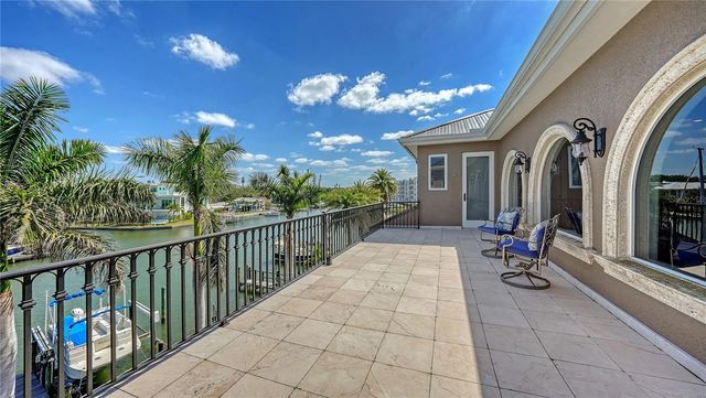 975 WHITAKERS LANE, Sarasota, FL 34236