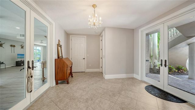 975 WHITAKERS LANE, Sarasota, FL 34236