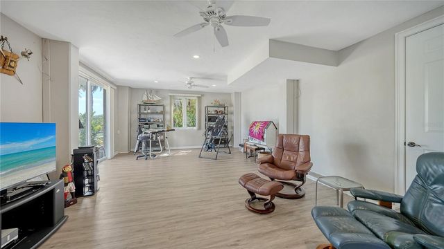 975 WHITAKERS LANE, Sarasota, FL 34236