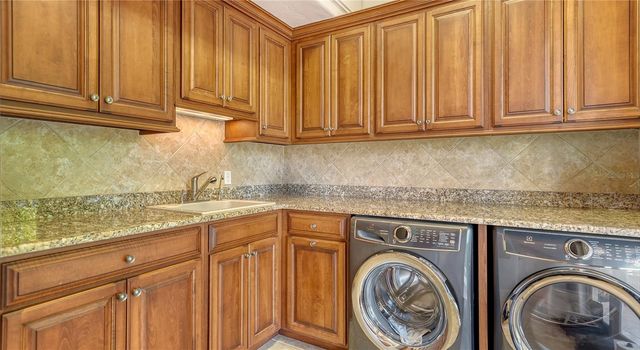 975 WHITAKERS LANE, Sarasota, FL 34236