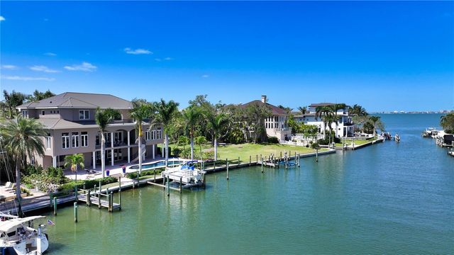 975 WHITAKERS LANE, Sarasota, FL 34236