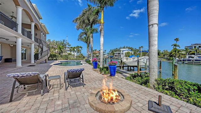 975 WHITAKERS LANE, Sarasota, FL 34236