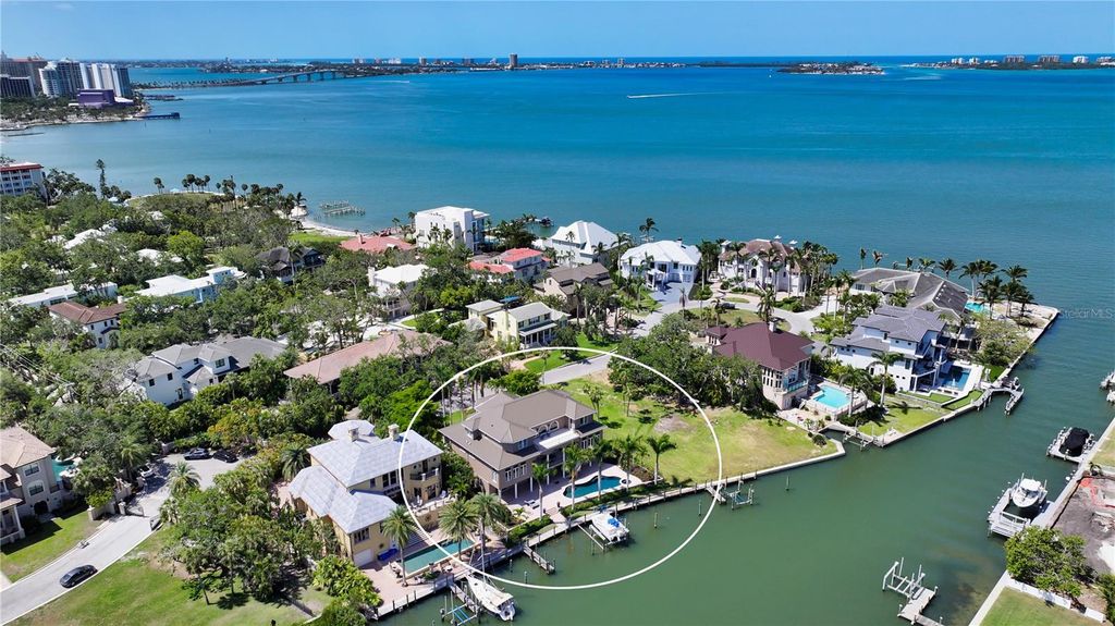 975 WHITAKERS LANE, Sarasota, FL 34236