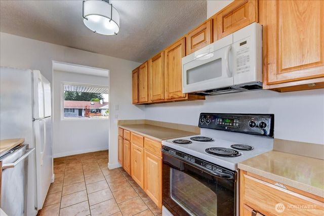 9125 48th Drive NE, Marysville, WA 98270