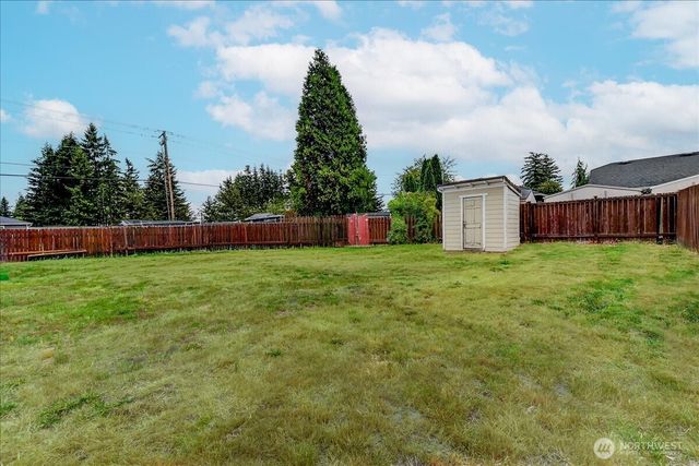 9125 48th Drive NE, Marysville, WA 98270
