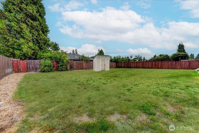 9125 48th Drive NE, Marysville, WA 98270