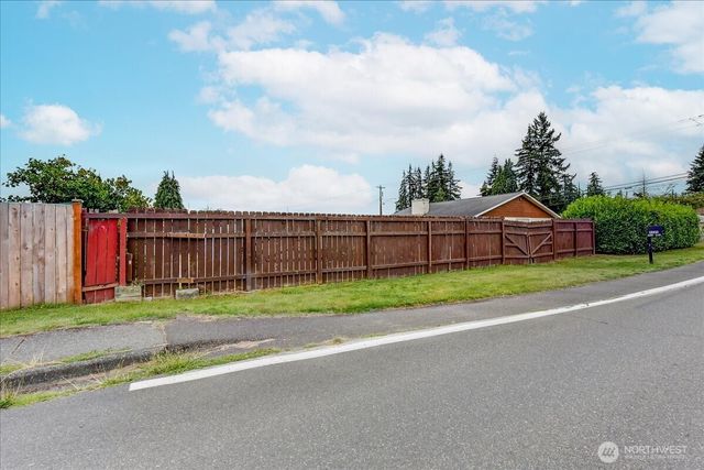 9125 48th Drive NE, Marysville, WA 98270