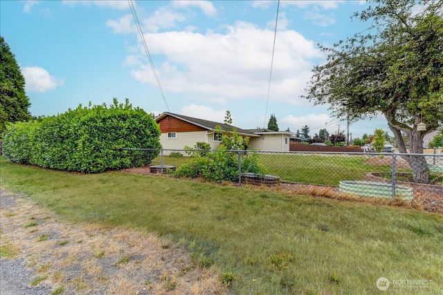 9125 48th Drive NE, Marysville, WA 98270