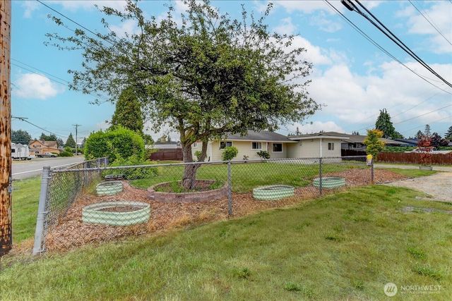 9125 48th Drive NE, Marysville, WA 98270