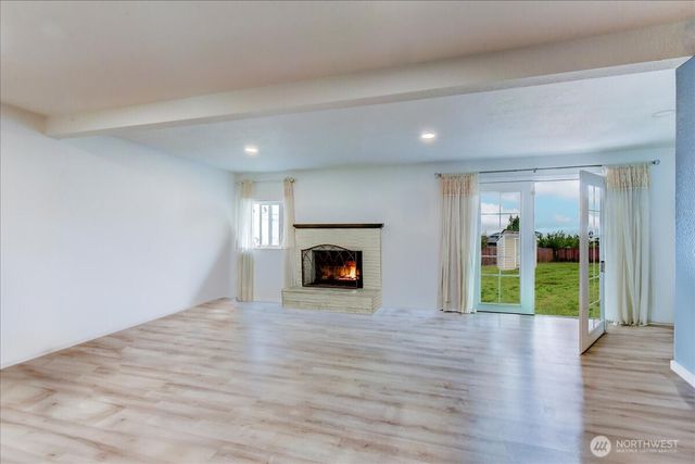 9125 48th Drive NE, Marysville, WA 98270