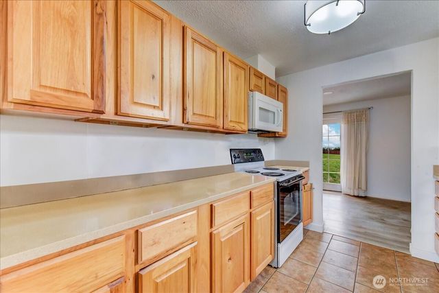 9125 48th Drive NE, Marysville, WA 98270