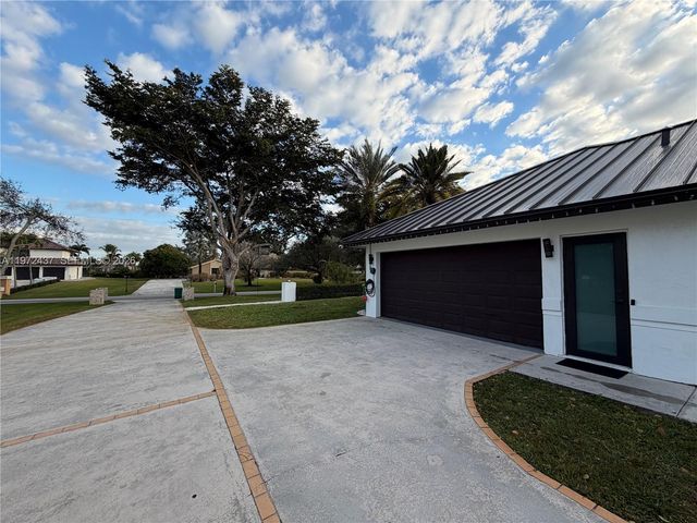 11300 NW 5th St, Plantation, FL 33325