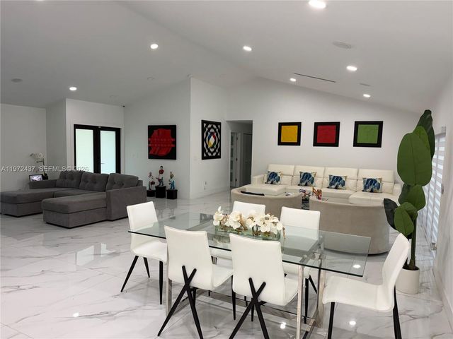 11300 NW 5th St, Plantation, FL 33325