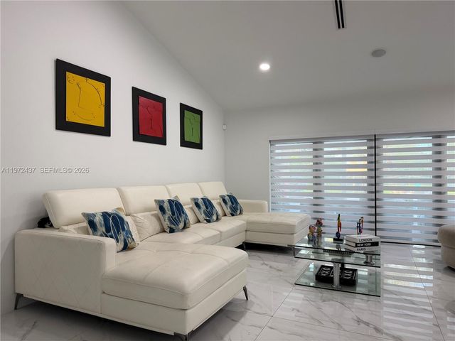 11300 NW 5th St, Plantation, FL 33325