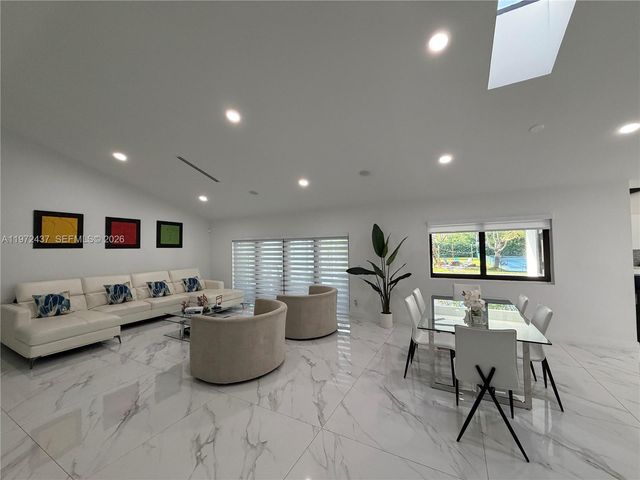 11300 NW 5th St, Plantation, FL 33325