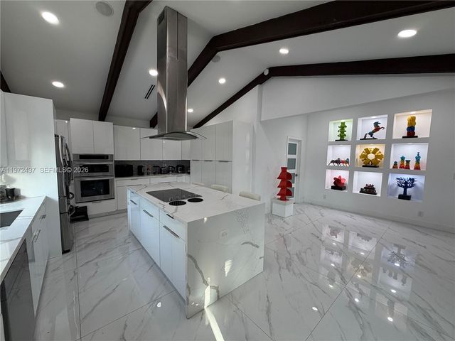 11300 NW 5th St, Plantation, FL 33325