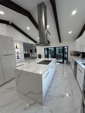 11300 NW 5th St, Plantation, FL 33325