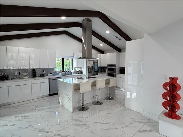 11300 NW 5th St, Plantation, FL 33325