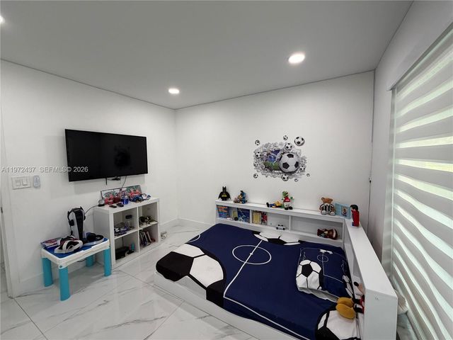 11300 NW 5th St, Plantation, FL 33325