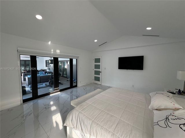 11300 NW 5th St, Plantation, FL 33325