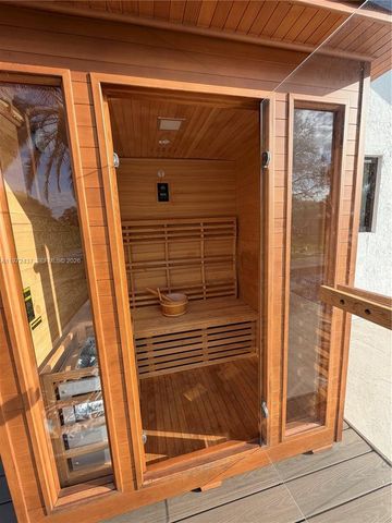 11300 NW 5th St, Plantation, FL 33325