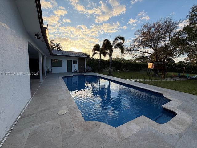 11300 NW 5th St, Plantation, FL 33325