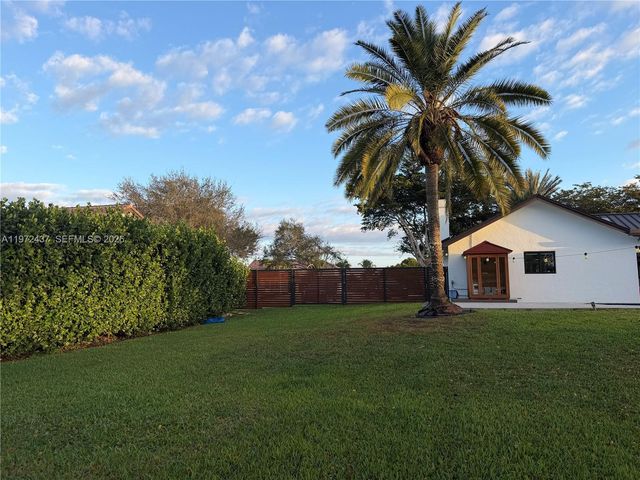 11300 NW 5th St, Plantation, FL 33325