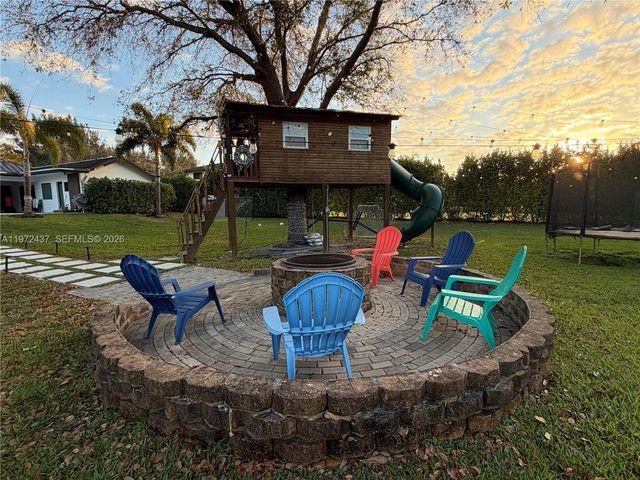 11300 NW 5th St, Plantation, FL 33325