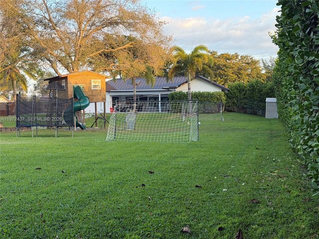 11300 NW 5th St, Plantation, FL 33325