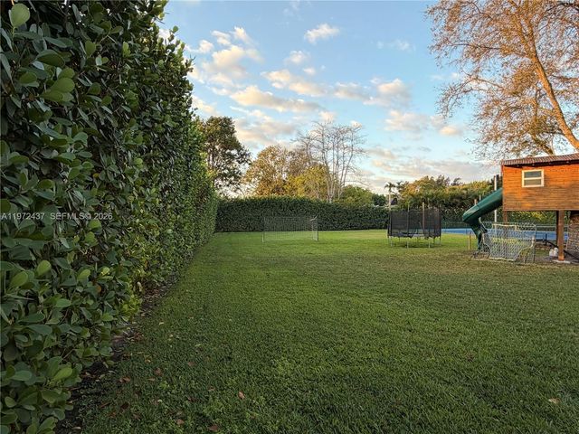 11300 NW 5th St, Plantation, FL 33325