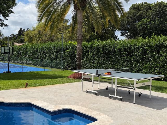 11300 NW 5th St, Plantation, FL 33325