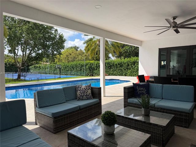 11300 NW 5th St, Plantation, FL 33325